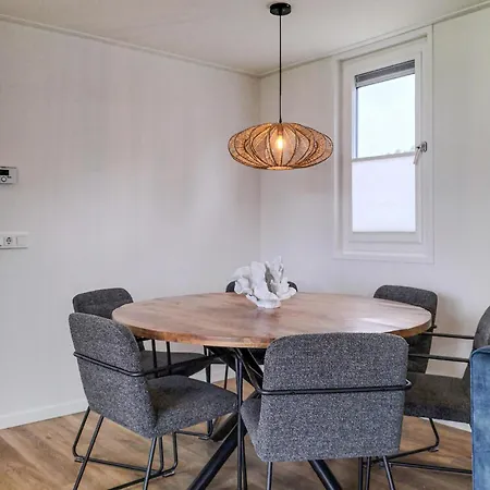 Lovely Home In Voorthuizen With Wifi *