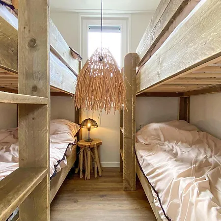 Lovely Home In Voorthuizen With Wifi